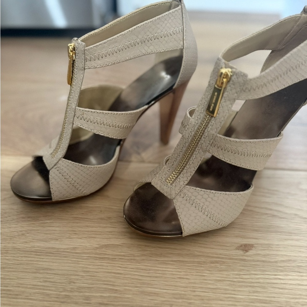Michael Kors Heeled Zip Sandals – Size 8.5 – Neutral Beige